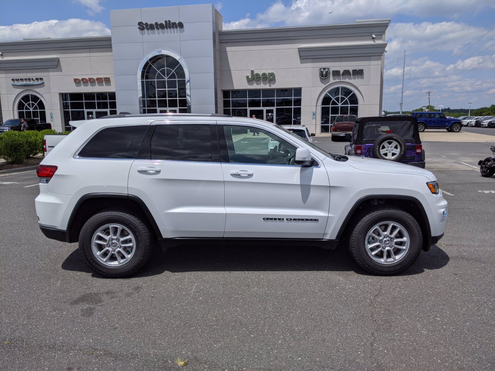 New 2020 JEEP Grand Cherokee Laredo E 4×2 Sport Utility