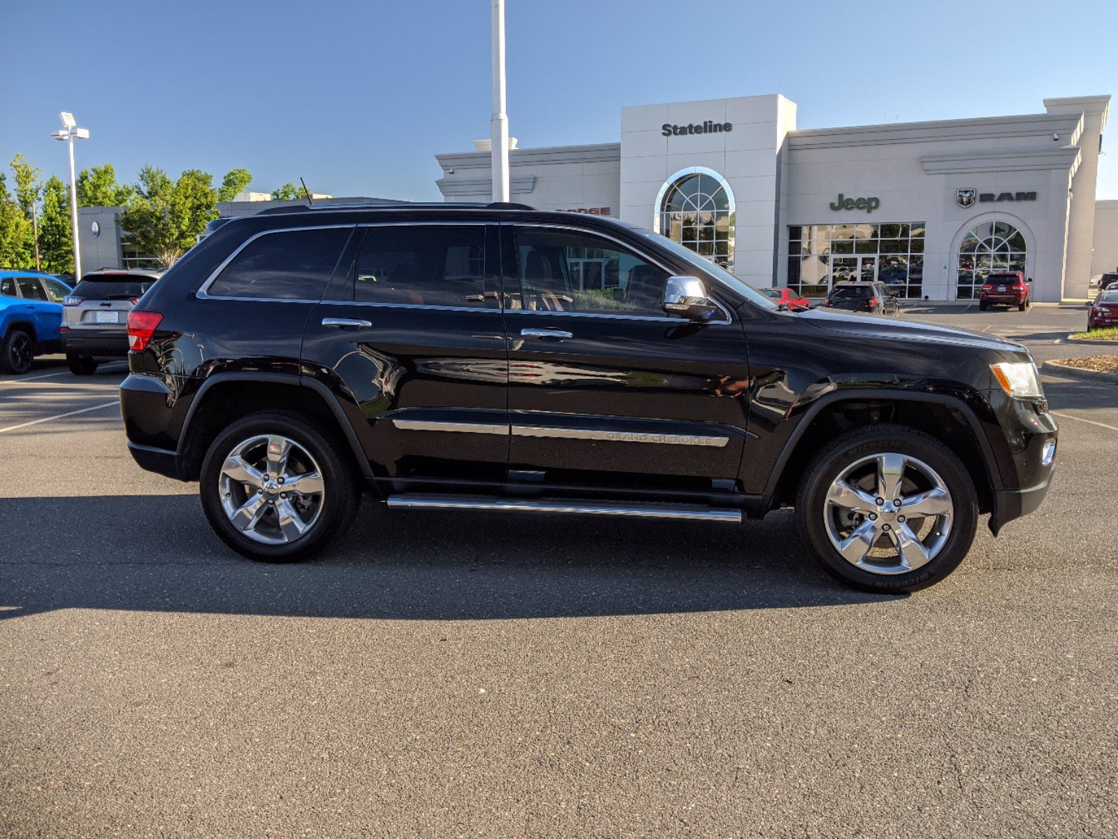 PreOwned 2013 Jeep Grand Cherokee Overland Summit With