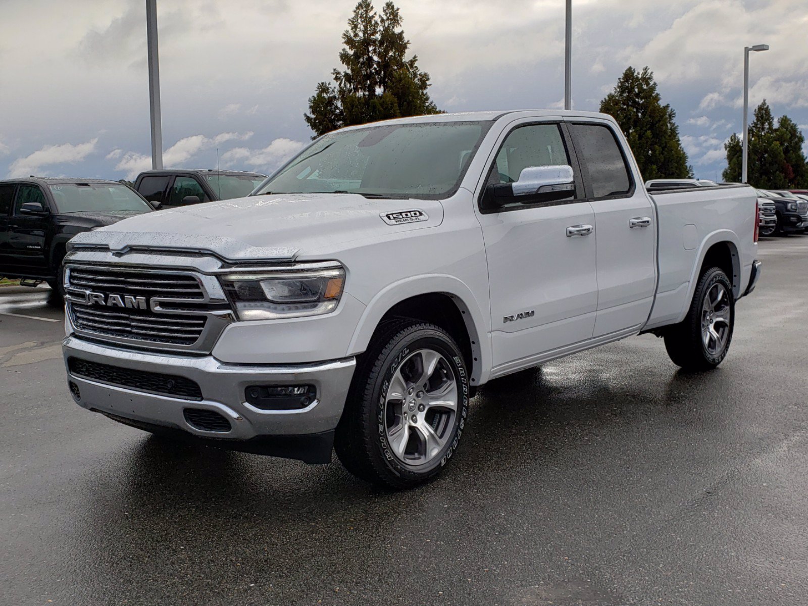 New 2020 RAM 1500 Laramie 4Ã4 Quad Cab