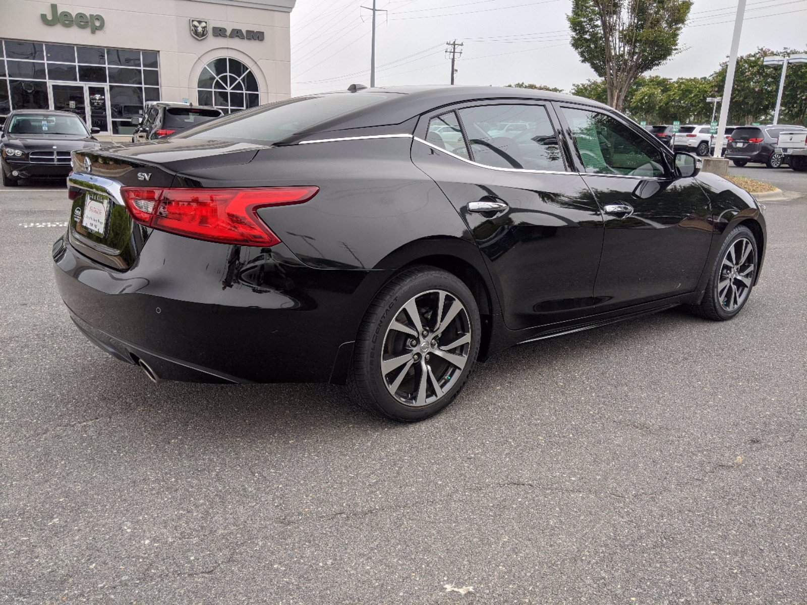 Pre-Owned 2017 Nissan Maxima SV With Navigation