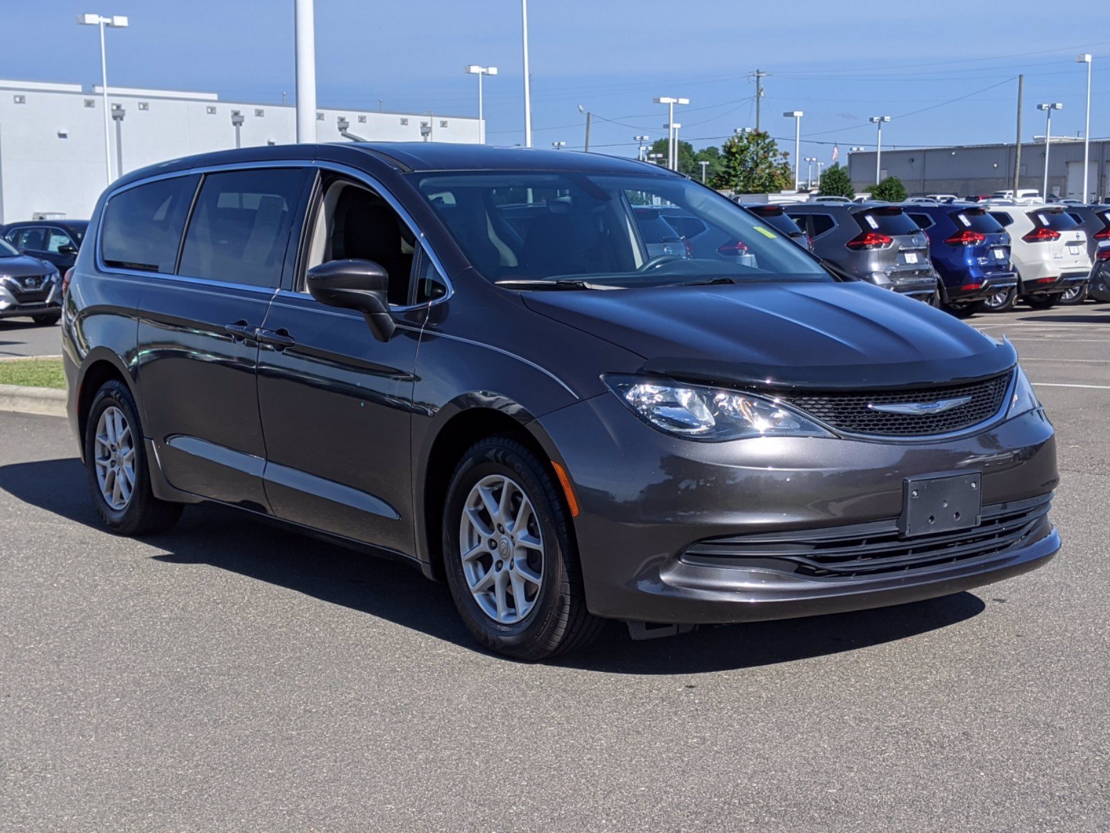 Pre-Owned 2017 Chrysler Pacifica LX FWD Mini-van, Passenger