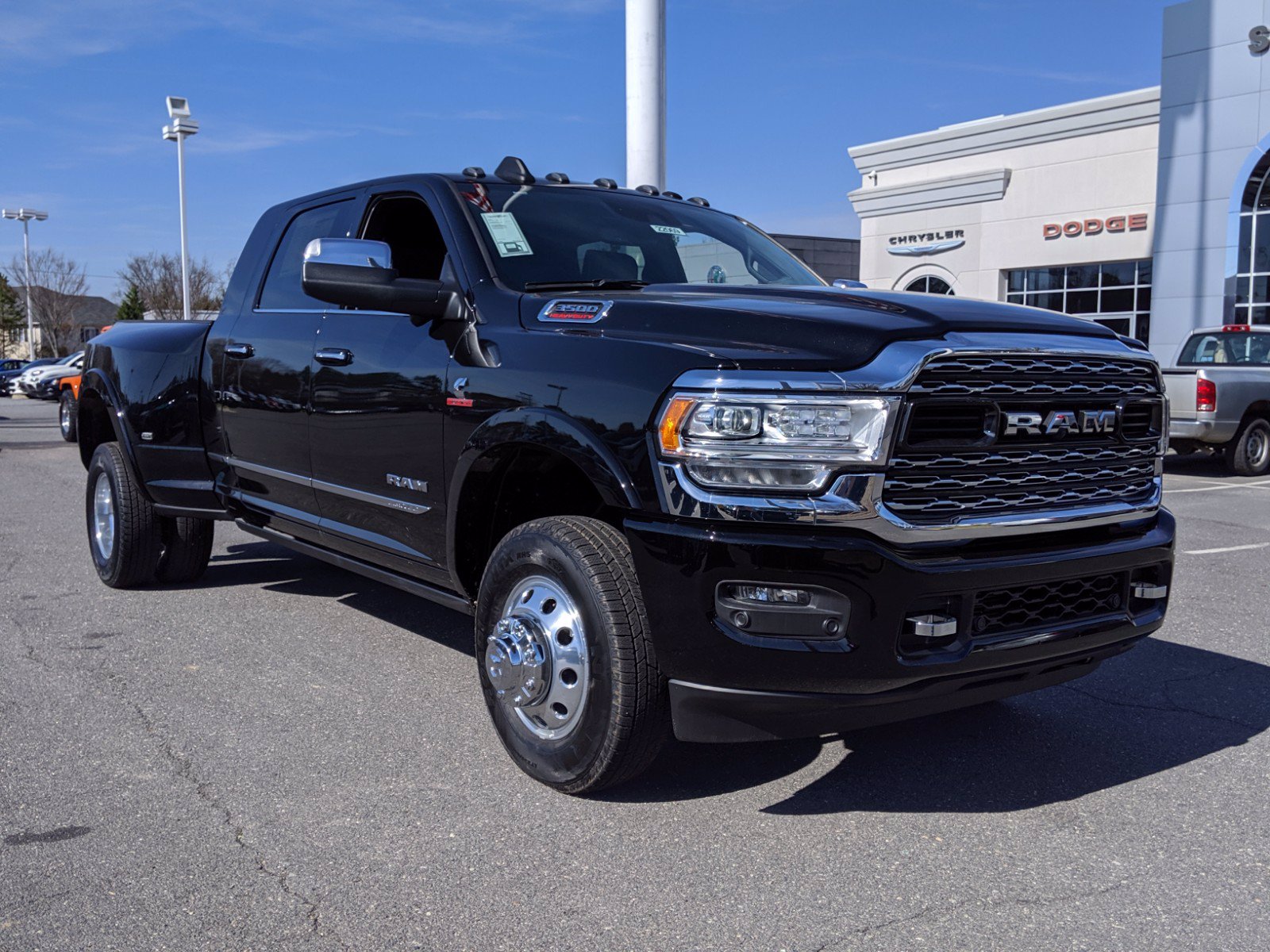 new-2019-ram-3500-limited-with-navigation