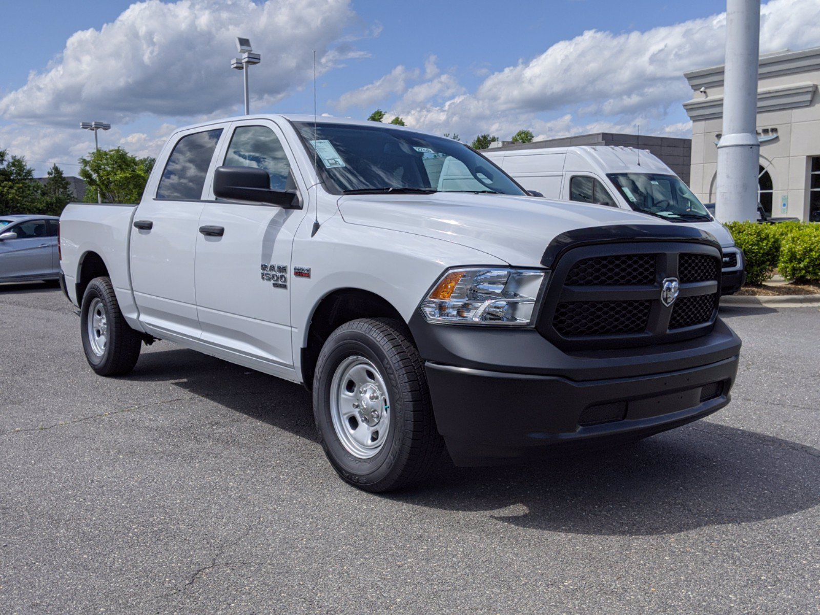 New 2020 RAM 1500 Classic Tradesman 4×4 Crew Cab