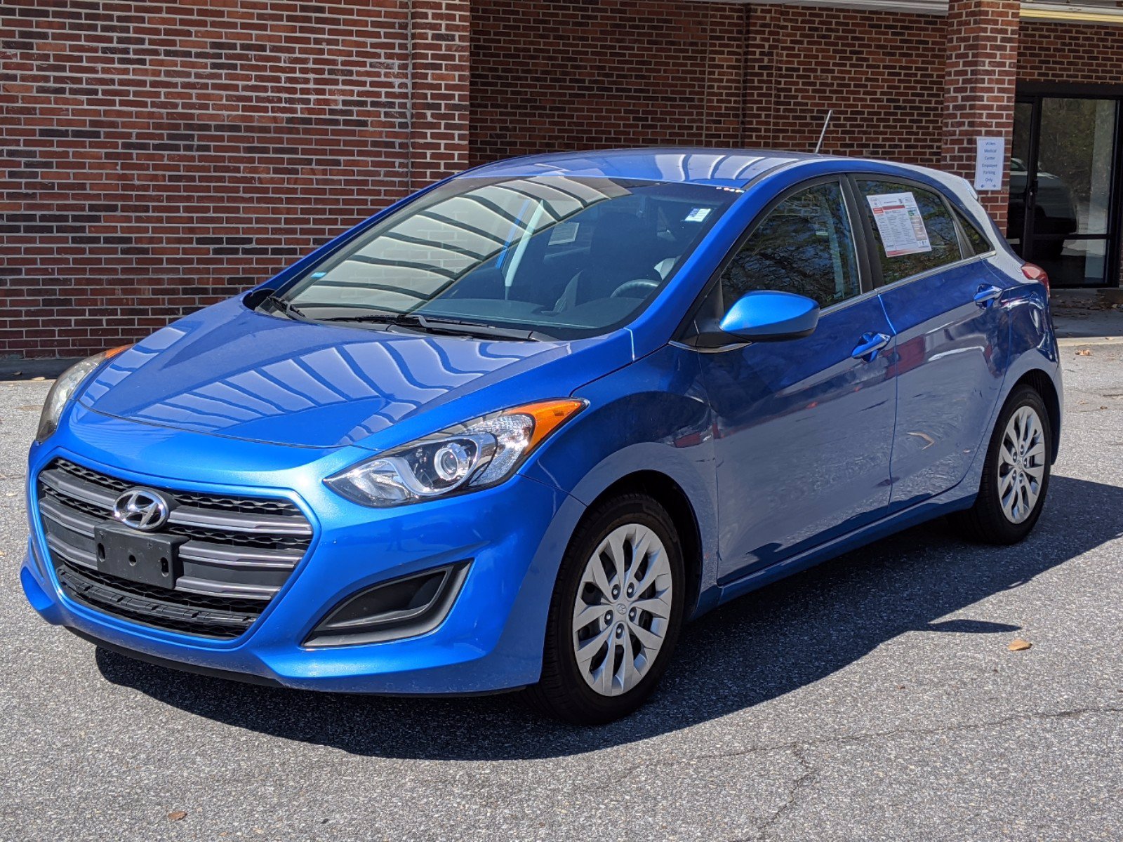 Pre-Owned 2017 Hyundai Elantra GT Base FWD Hatchback