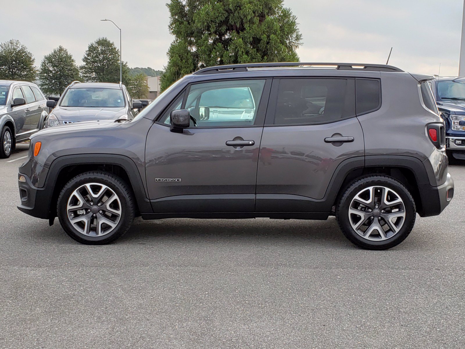 Certified PreOwned 2018 Jeep Renegade Latitude FWD Sport