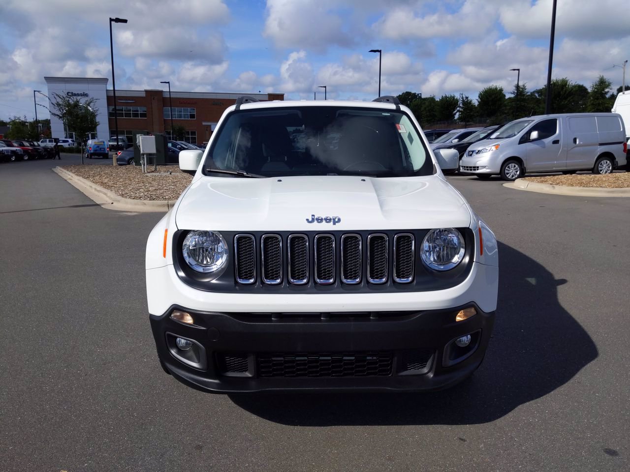 Pre-Owned 2015 Jeep Renegade Latitude FWD Sport Utility